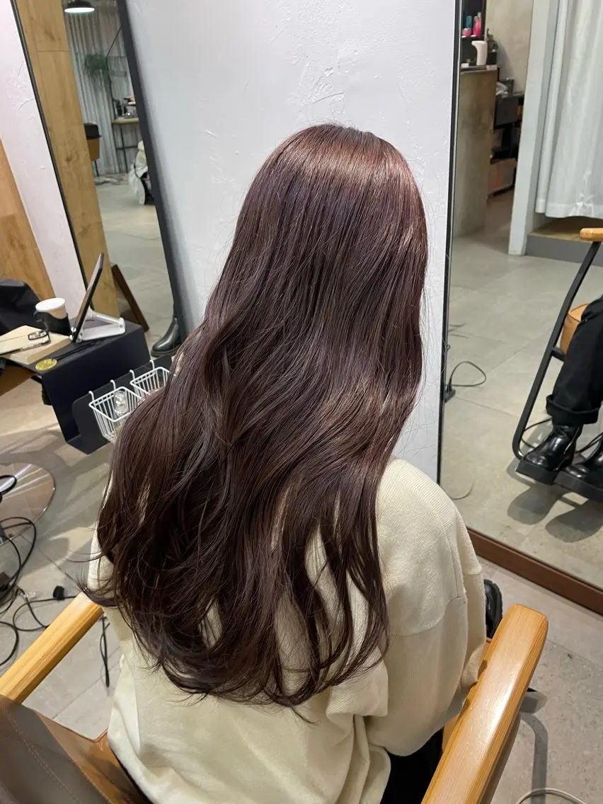 ロング 盛れる透明感カラー・ momokaのヘアスタイル
