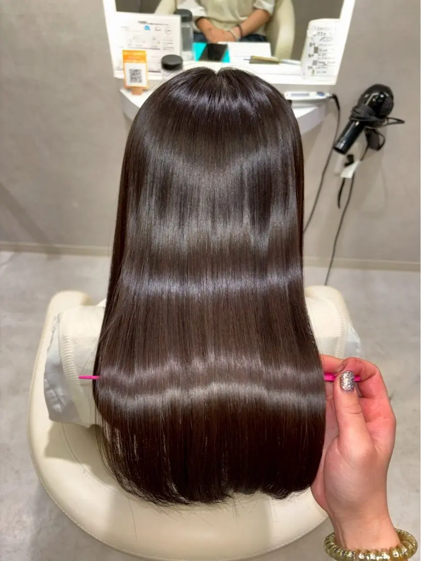 カラー ♻️ブリーチなし カラー♻️のヘアスタイル