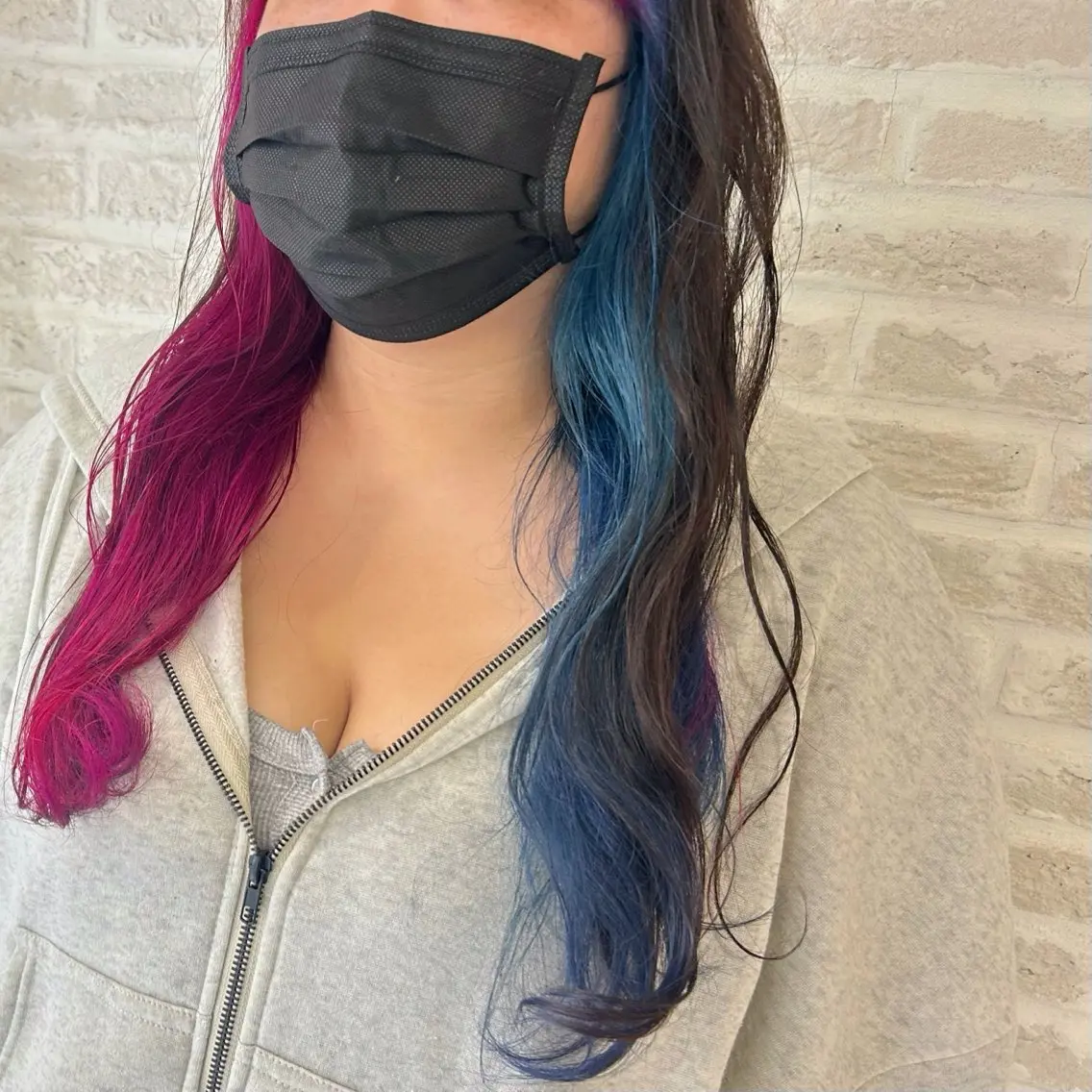 ロング カラー ブルーカラー インナーカラー ピンクカラー ツートーンカラー 北岡 慶子 大宮駅西口徒歩3分のヘアスタイル