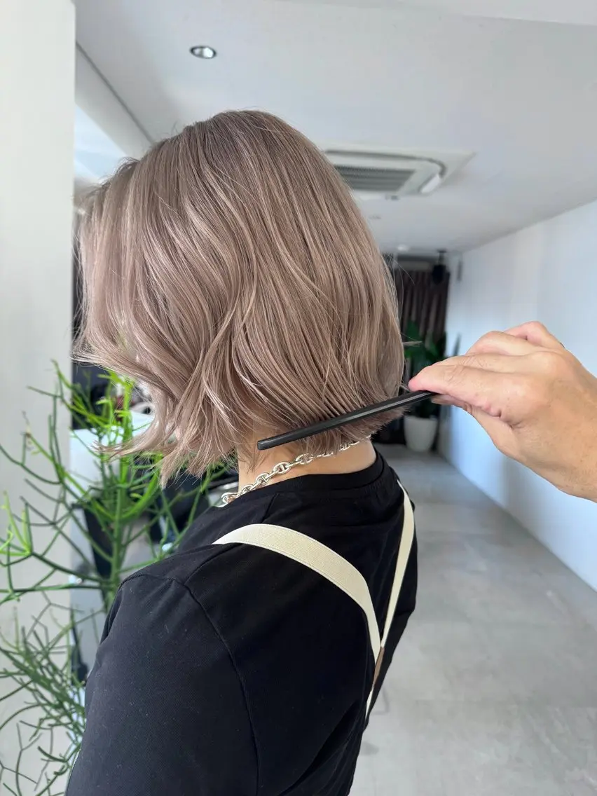 カラー ミルクティーベージュ ブリーチ🎨soraのヘアスタイル