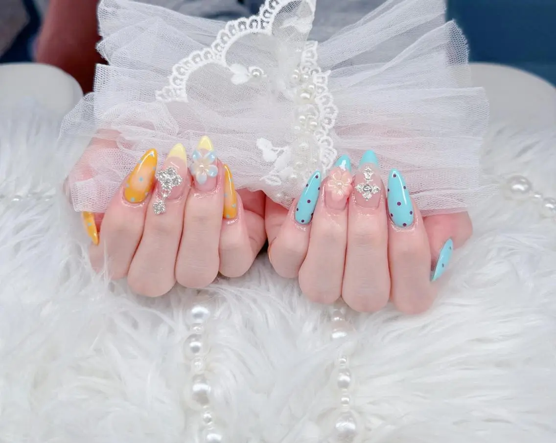 ネイル クリアネイル 韓国ネイル ロングネイル 持ち込み シルバー Melia Nail Nambaのネイルデザイン