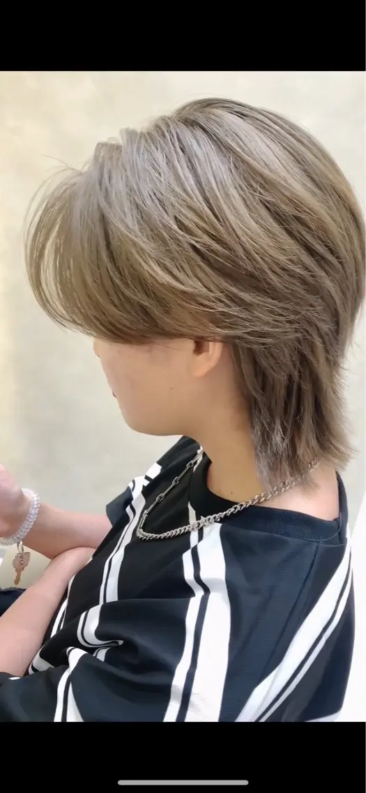 ショート カラー 美髪矯正 吉岡柊斗のヘアスタイル