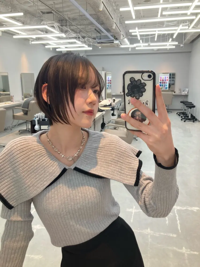 ショート カット ヘアカラー 山﨑 燦人のヘアスタイル