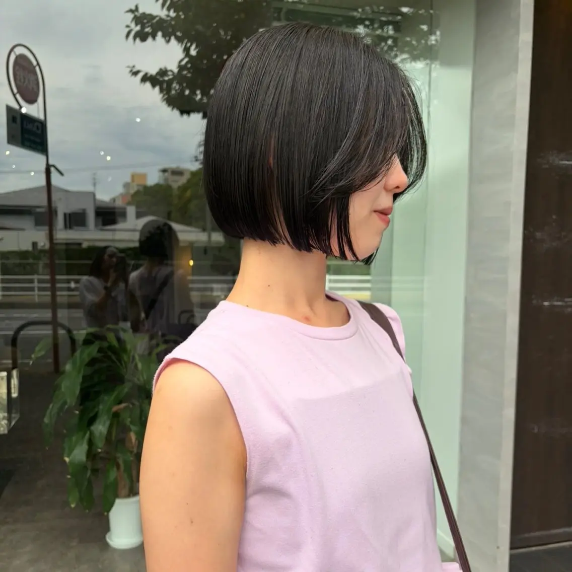 ショート ボブ かきあげバング qpula misuzuのヘアスタイル