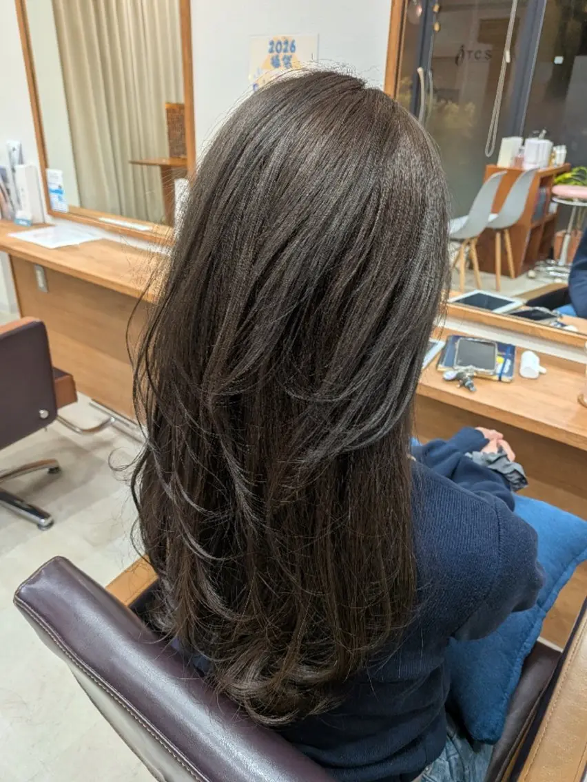 ロング レイヤーカット カット ヘアカラー トリートメント ヘッドスパ 奈良橋 彩圭のヘアスタイル