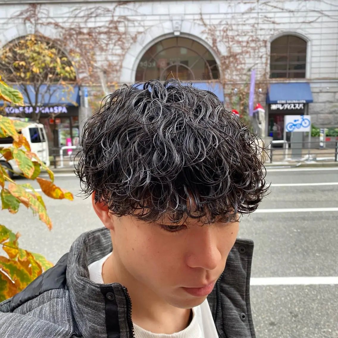 パーマ メンズ メンズパーマ 波巻きパーマ カット パーマ 三ノ宮フェザーパーマ 10月再開予定のヘアスタイル