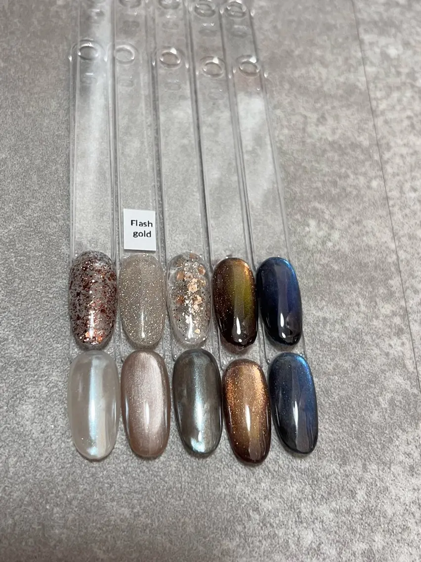 ネイル ブラウン ジェルネイル マグネットネイル tamu nail 金町のネイルデザイン