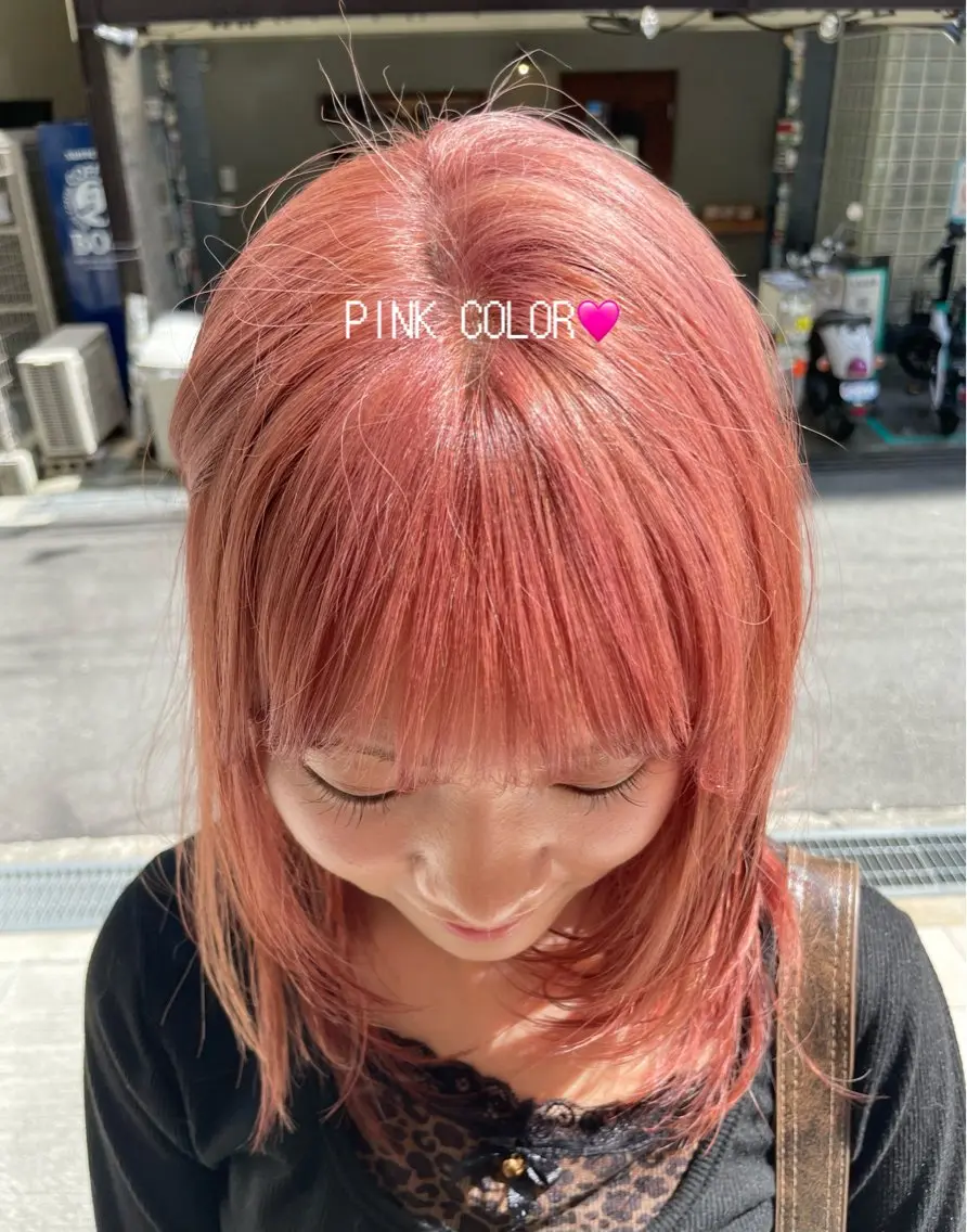 ミディアム カット ヘアカラー トリートメント 神戸レイヤーカット 顔周り／骨格診断のヘアスタイル