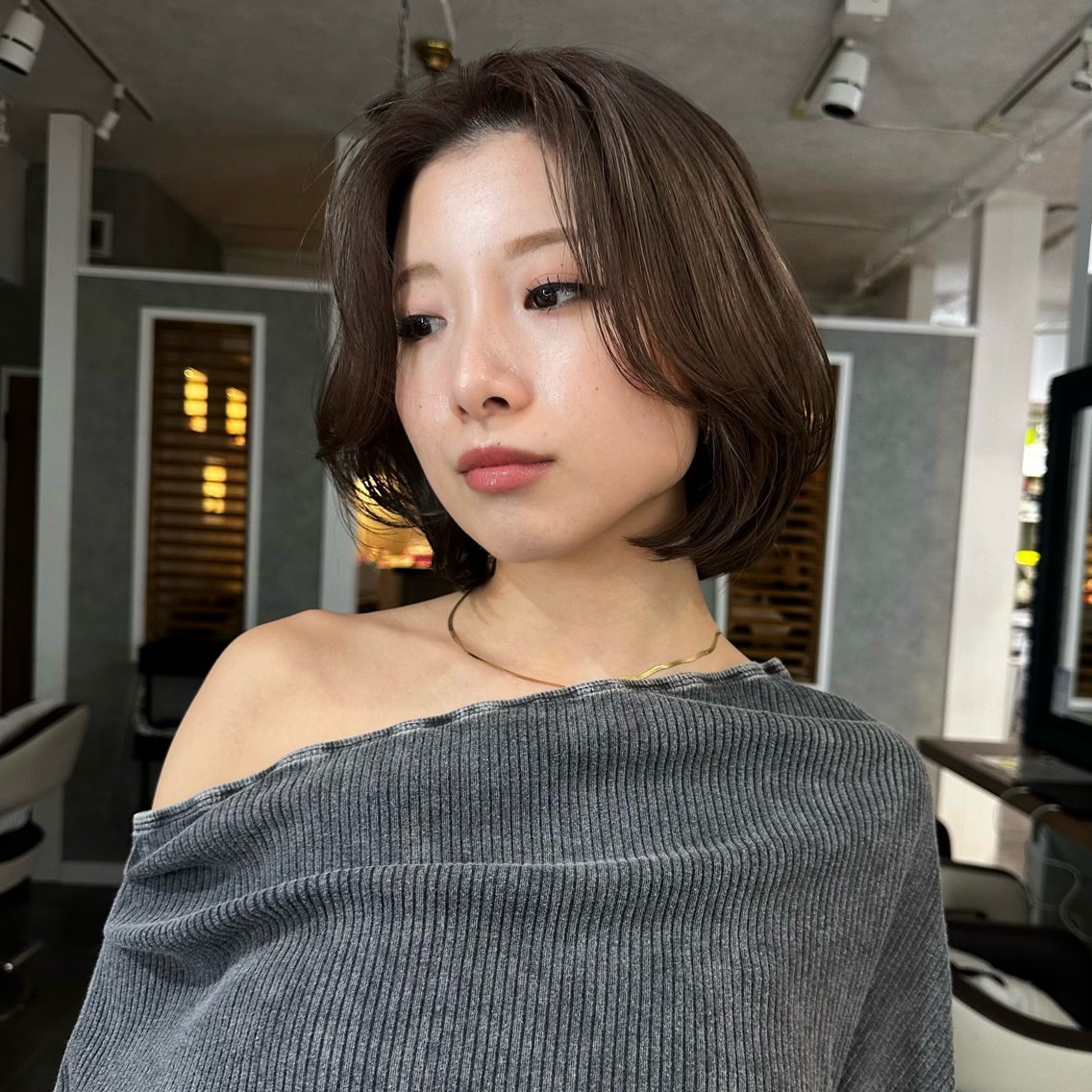 ミディアム カラー ヘアアレンジ タイトボブ個性派カラ ーAKANEのヘアスタイル