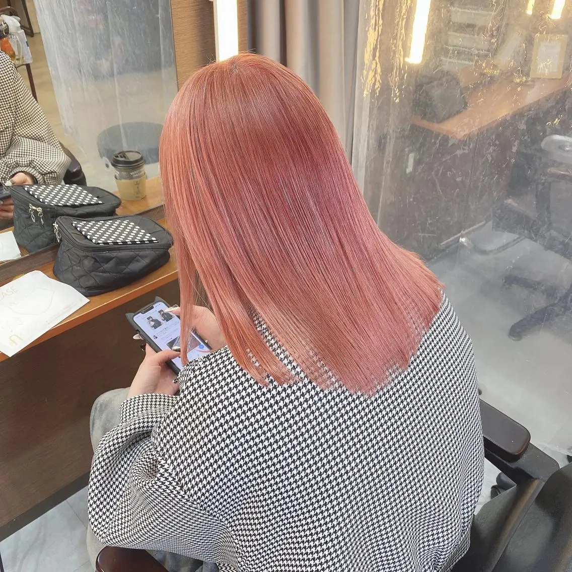 セミロング カラー ブリーチ ダブルカラー ピンクカラー ヘアカラー 髪質改善/美髪矯正/ ハイトーン Kuroのヘアスタイル