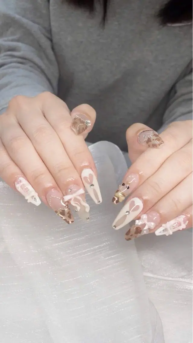 ネイル フレンチネイル グラデーション マグネットネイル ニュアンスネイル オフィスネイル ハンドネイル ハンドケア Hara Nail 【持ち込みOK】のネイルデザイン