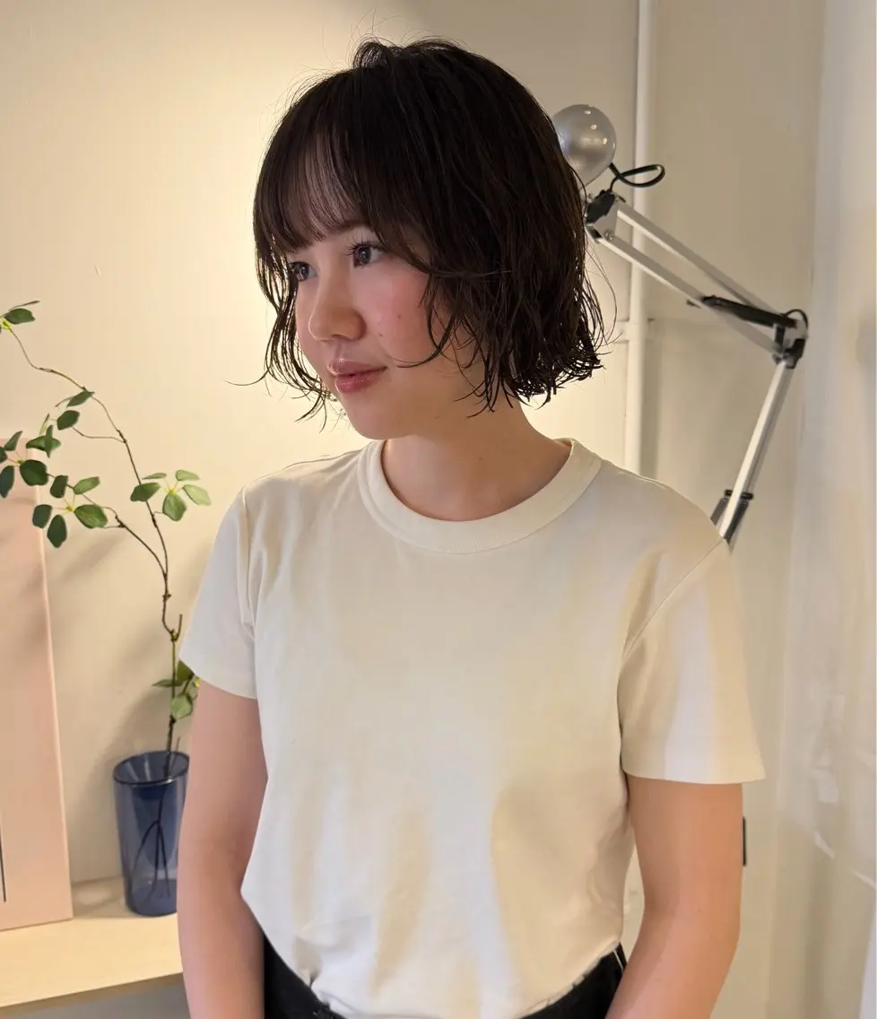 ショート ショートボブ ボブレイヤー ボブ 顔周りカット 韓国風ヘア カット パーマ トリートメント MIU/ルーツカラー 顔まわりレイヤーのヘアスタイル