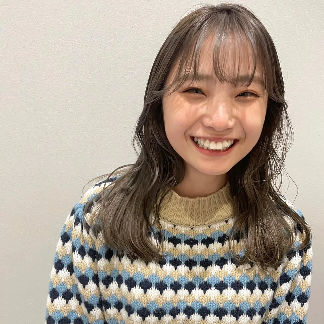 ロング カラー グレージュ カット ヘアカラー トリートメント 狩野 羅夢のヘアスタイル