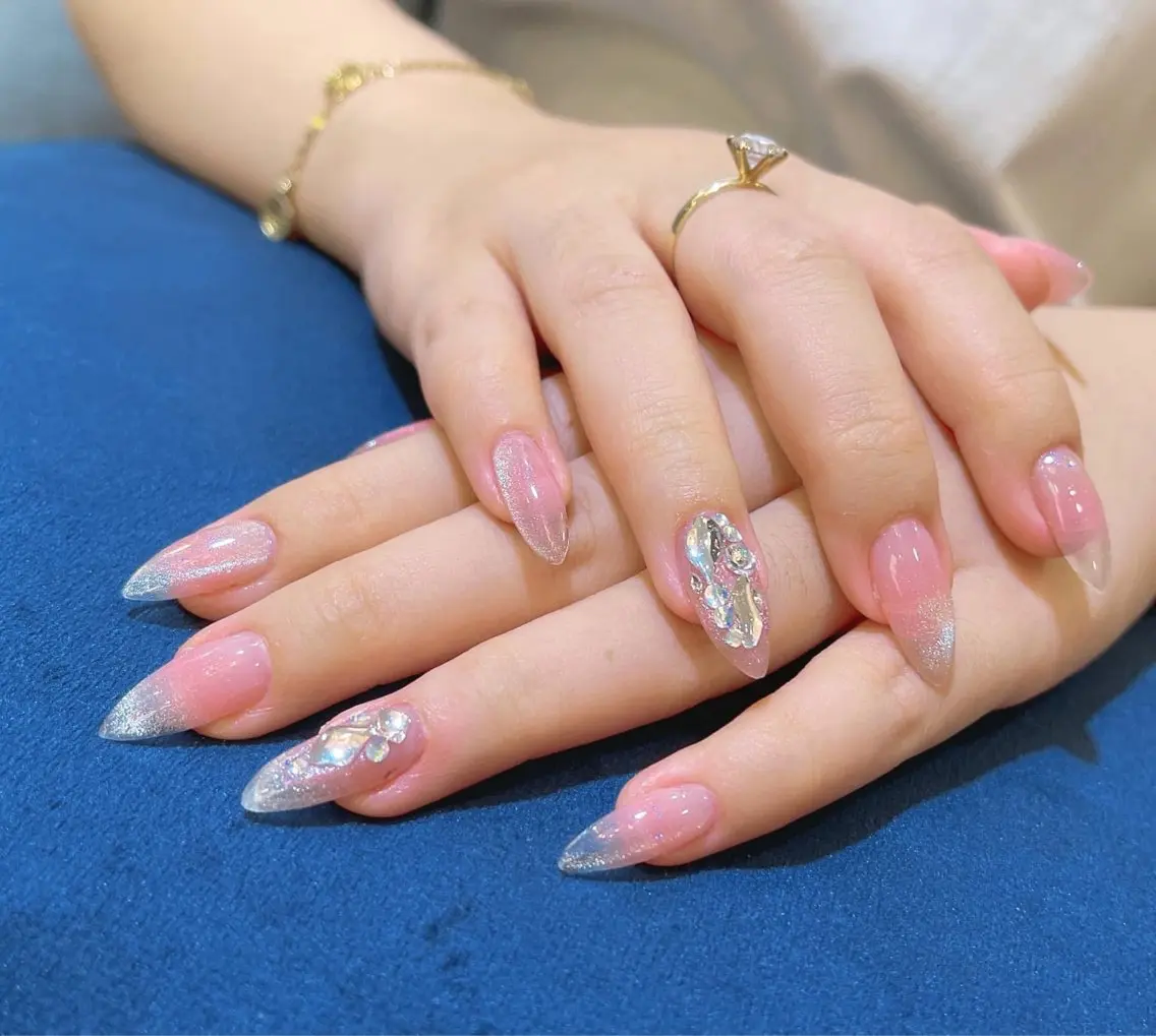 ネイル 長さ出し フレンチネイル ジェルネイル ガラスフレンチ 韓国ネイル ハンドネイル Minette nailHuongのネイルデザイン