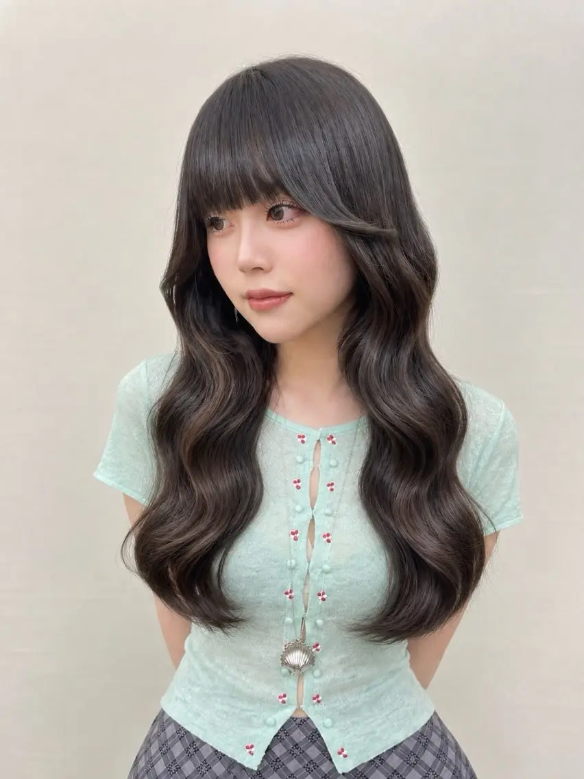 ロング londnaitre 乙川友杏のヘアスタイル
