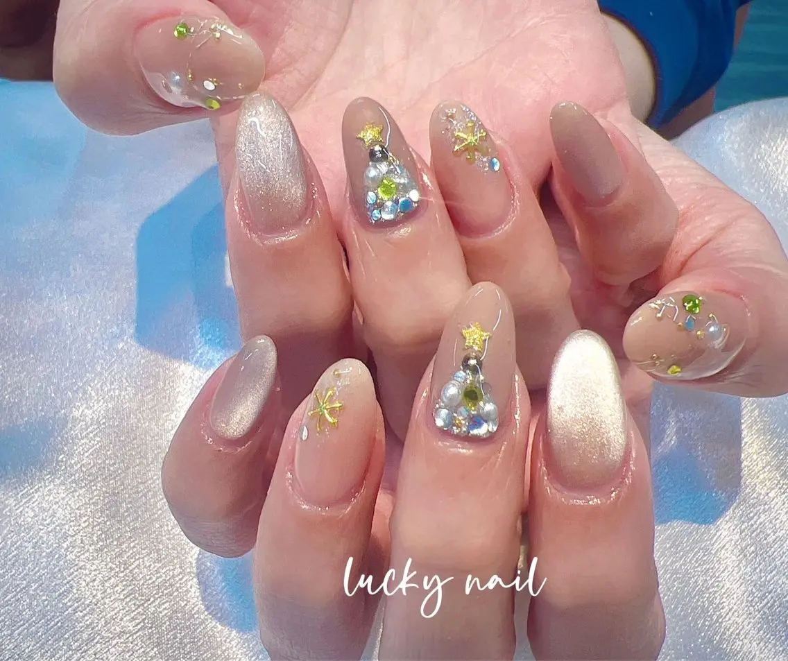 ネイル チークネイル 長さ出し ジェルネイル マグネットネイル 持ち込み Lucky nail  小林和希のネイルデザイン