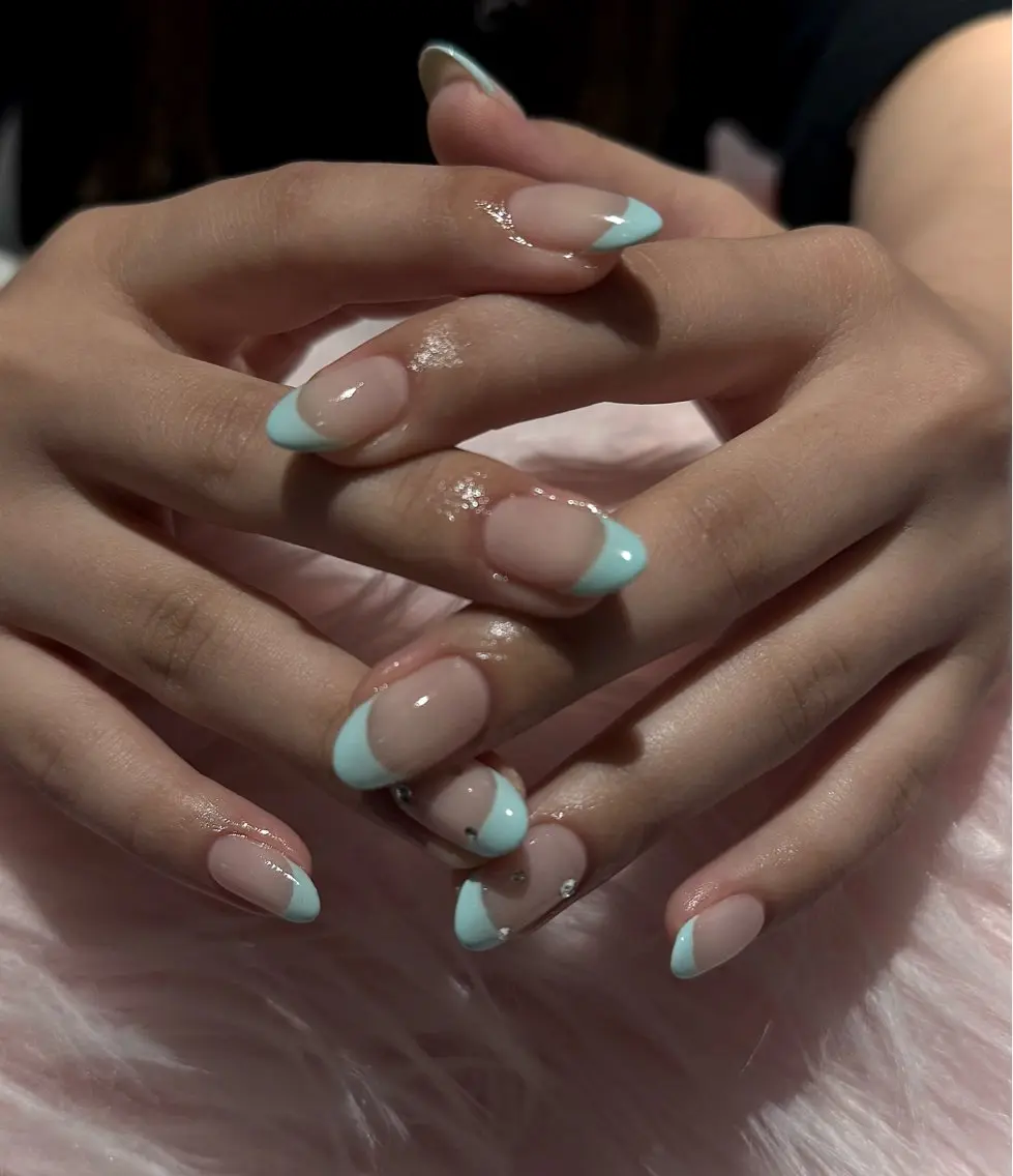 ネイル ハンドネイル and MOON / shizukuのネイルデザイン