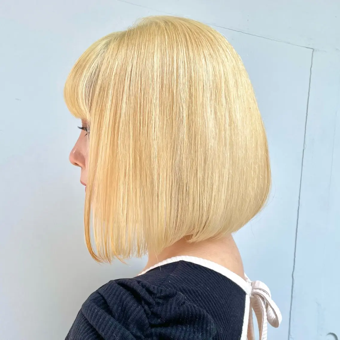 ショート カラー ブリーチ 抜きっぱなしブロンド ブロンド DAIKIベージュ 🍂レイヤーカットのヘアスタイル