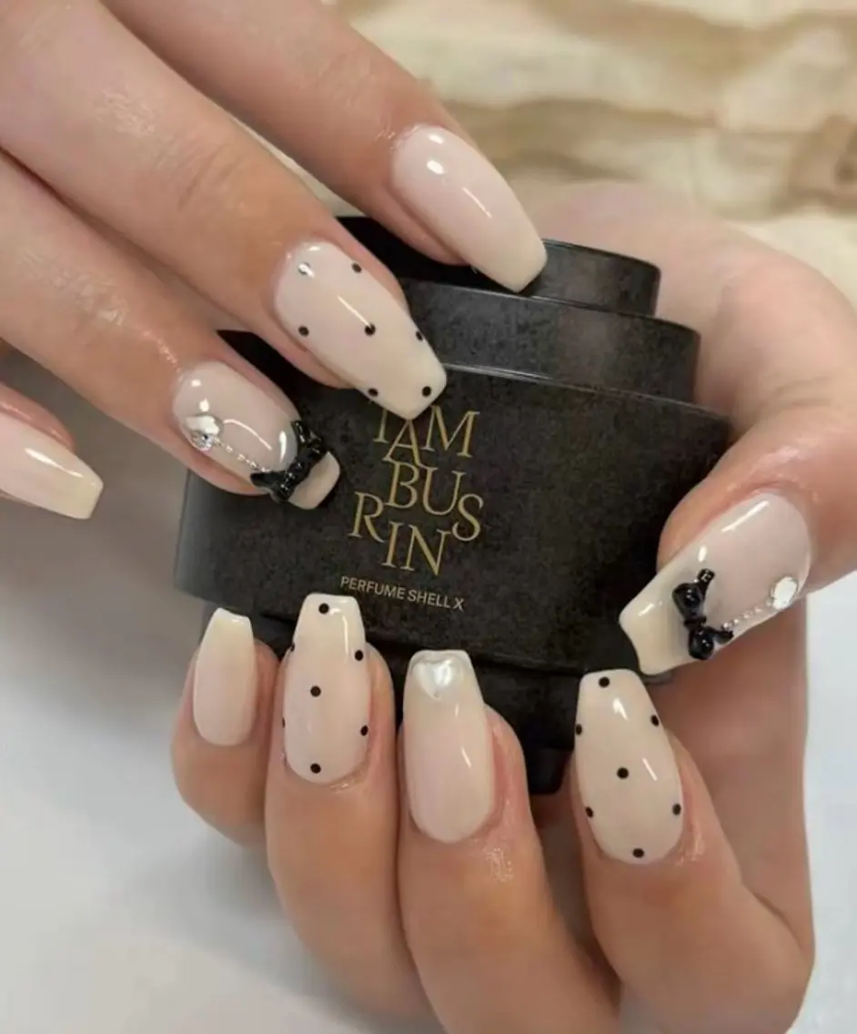【自爪】持ち込みデザイン6本🎀パーツ込みFreeコース🪅の写真