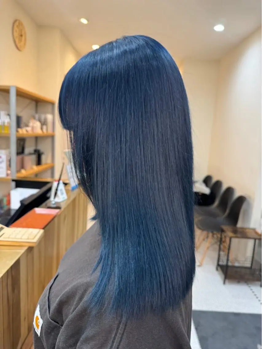 セミロング ヘアカラー よこやま なぎさのヘアスタイル