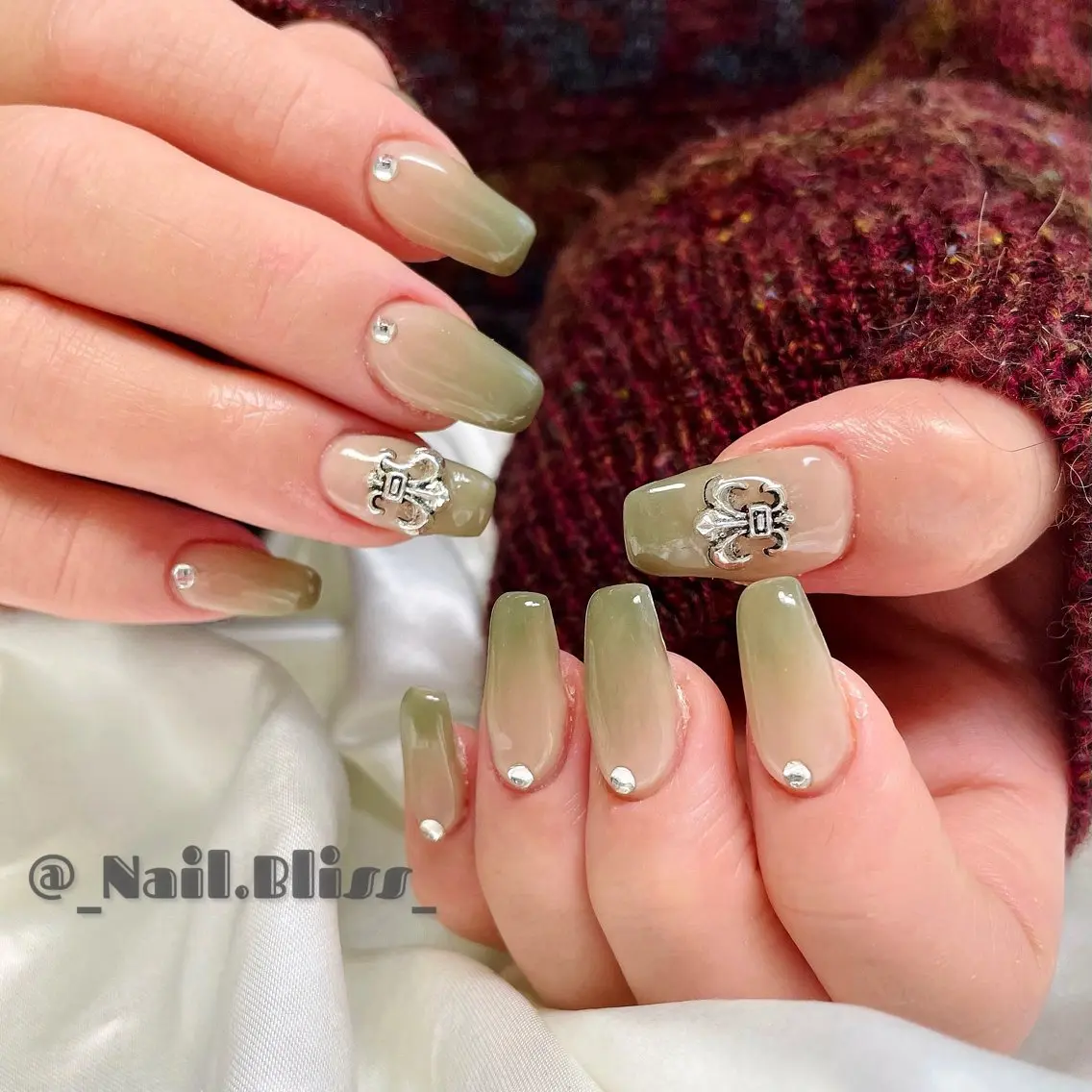 ネイル グラデーション ストーンネイル ハンドネイル NAIL BLISSのネイルデザイン