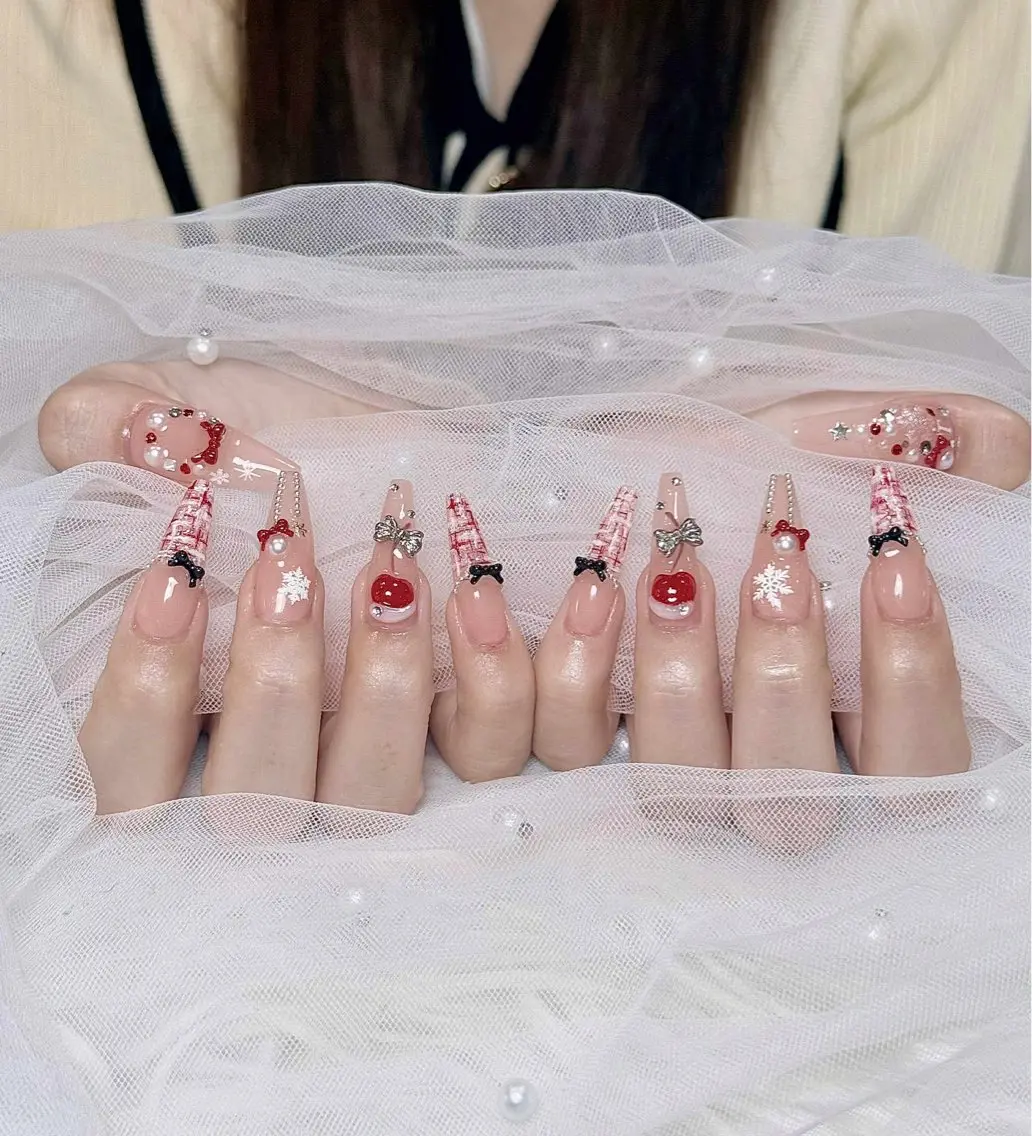 ネイル オーロラネイル ボルドー ブラウン 氷ネイル・うるうるネイル キラキラネイル Julli NailStudioのネイルデザイン