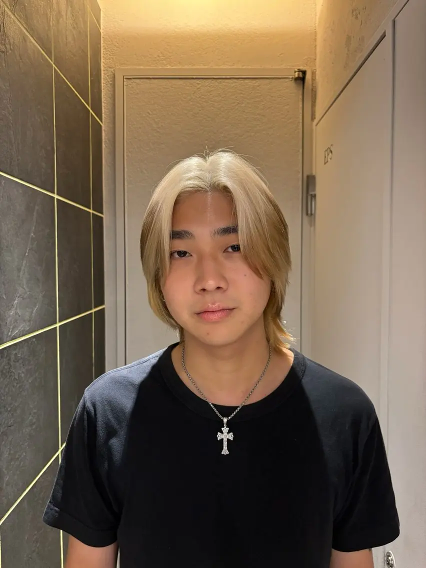 ミディアム メンズ ヘアカラー リュウザキ シオンのヘアスタイル