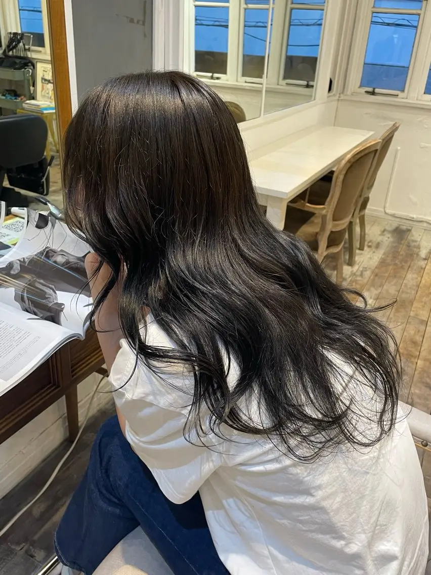 ロング カラー shiro.kobe 森彩華のヘアスタイル