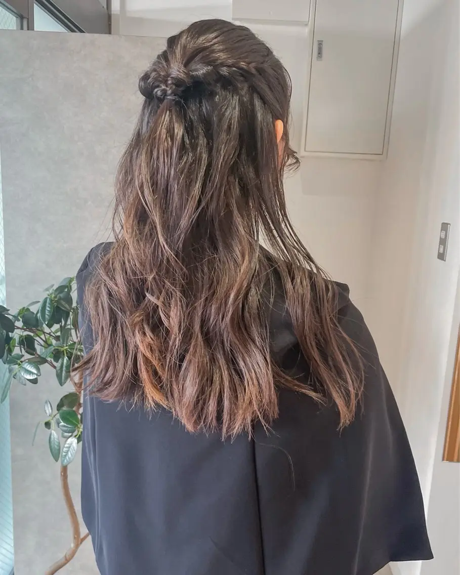 ロング ヘアアレンジ ハーフアップ ロング ヘアセット ダブルカラー,透け カラーHINARIのヘアスタイル