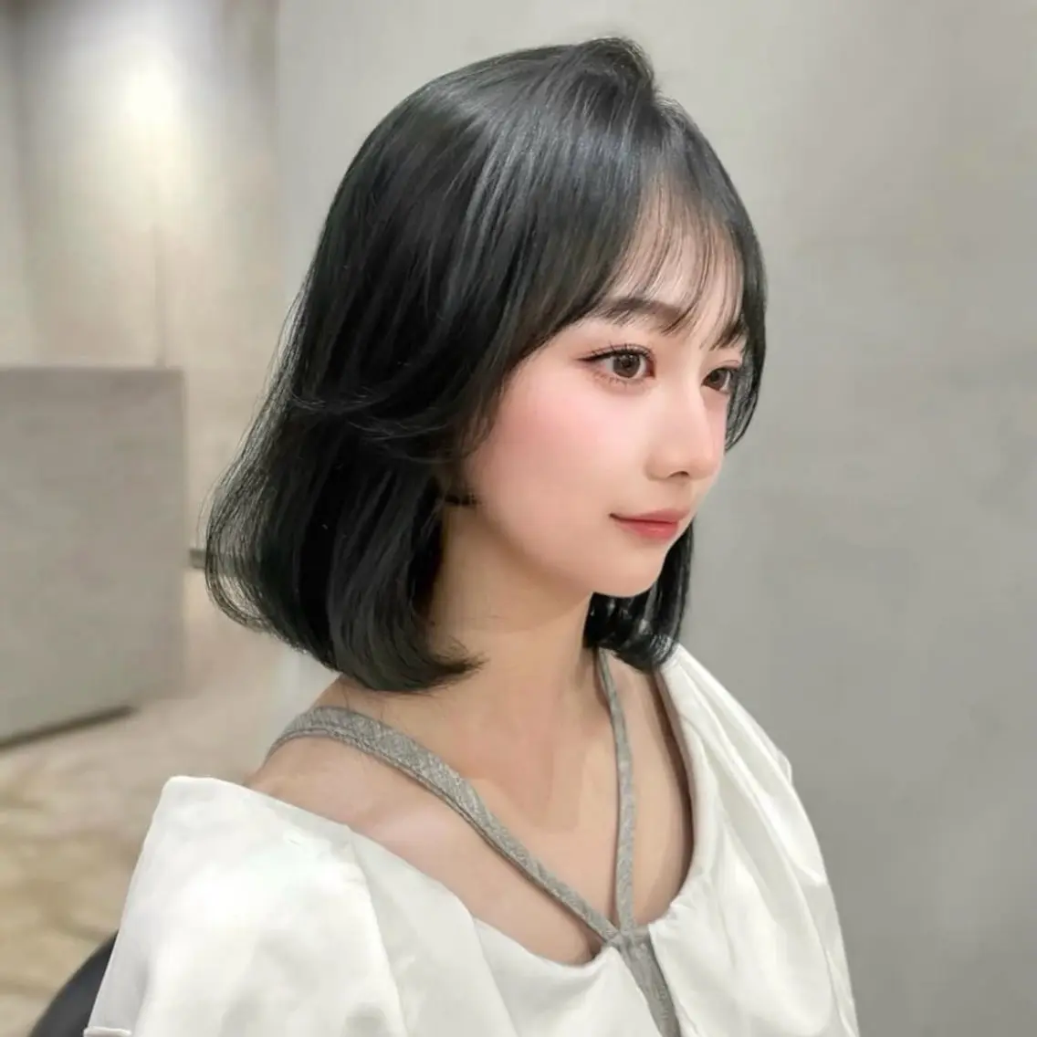 ショート カラー ブルーカラー ブルーグレー ブルーグレージュ グレージュ タンバルモリ モテ韓国ヘア/ レイヤー🤍RIKAのヘアスタイル