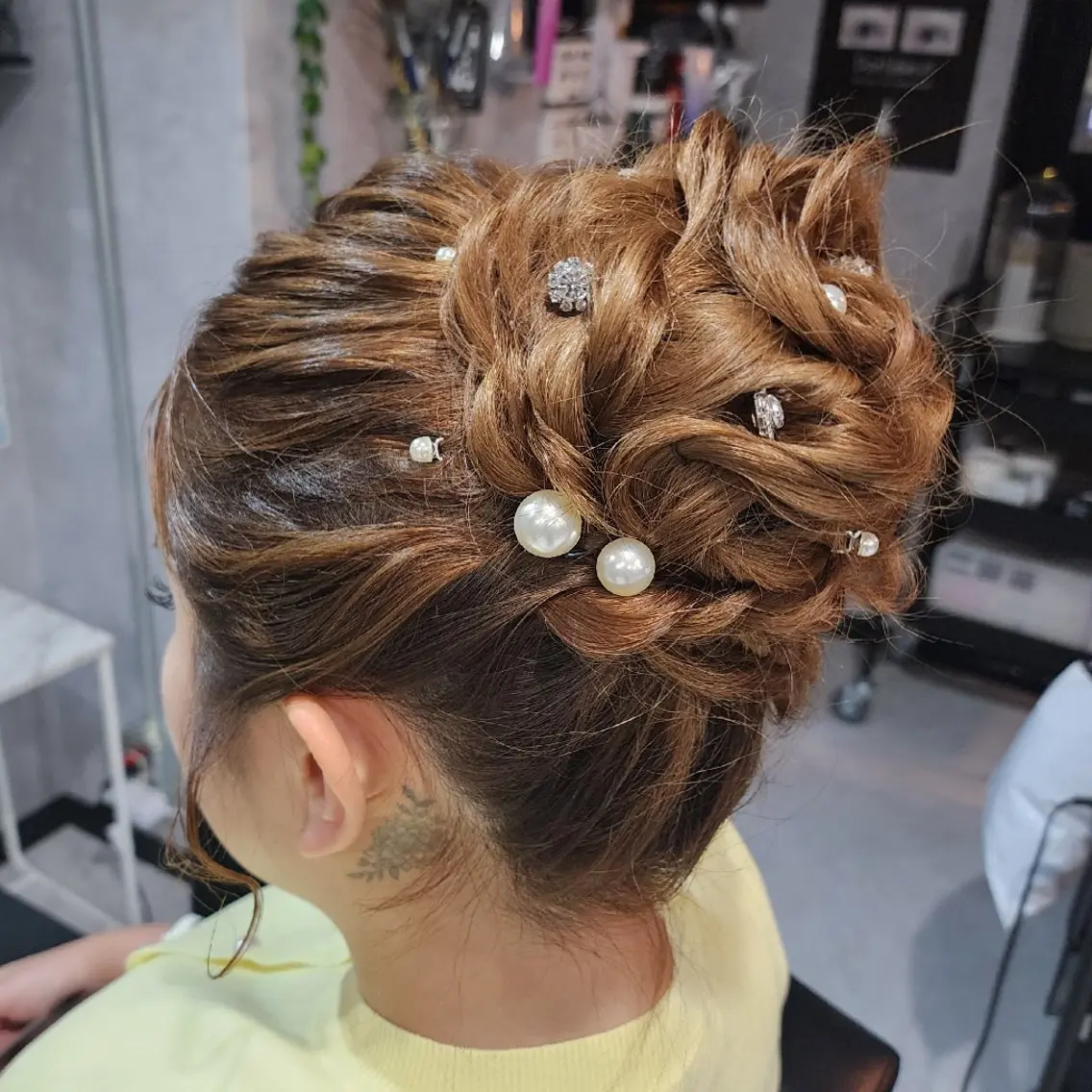ヘアアレンジ 成人式 卒業式のヘアスタイル ESTELA... OHARA のヘアスタイル