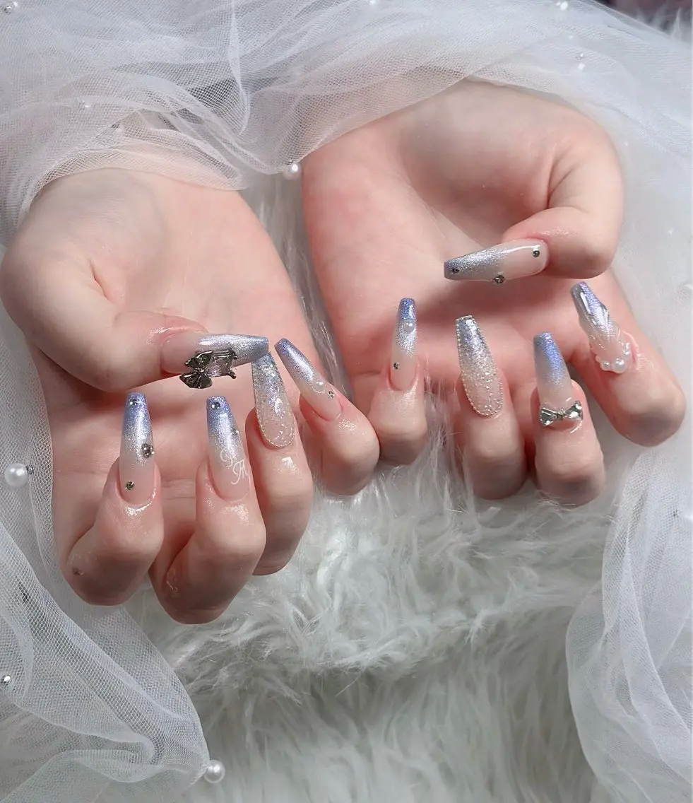 ネイル フレンチネイル ジェルネイル ガラスフレンチ ハロウィン ハート H.baby Nail Salonのネイルデザイン