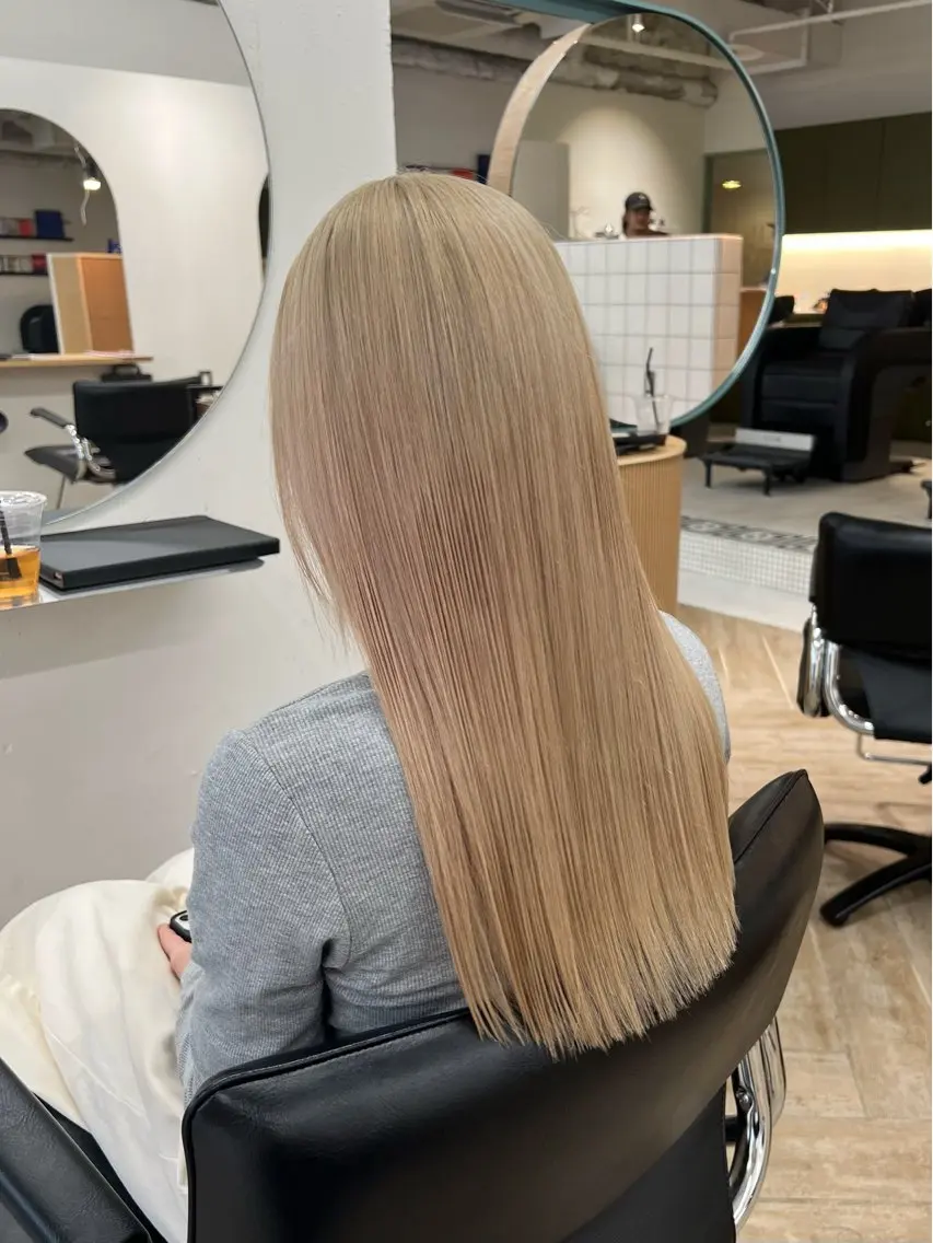 セミロング カラー カット ヘアカラー トリートメント ベージュ/髪質改善 新潟/万代/井上佑のヘアスタイル