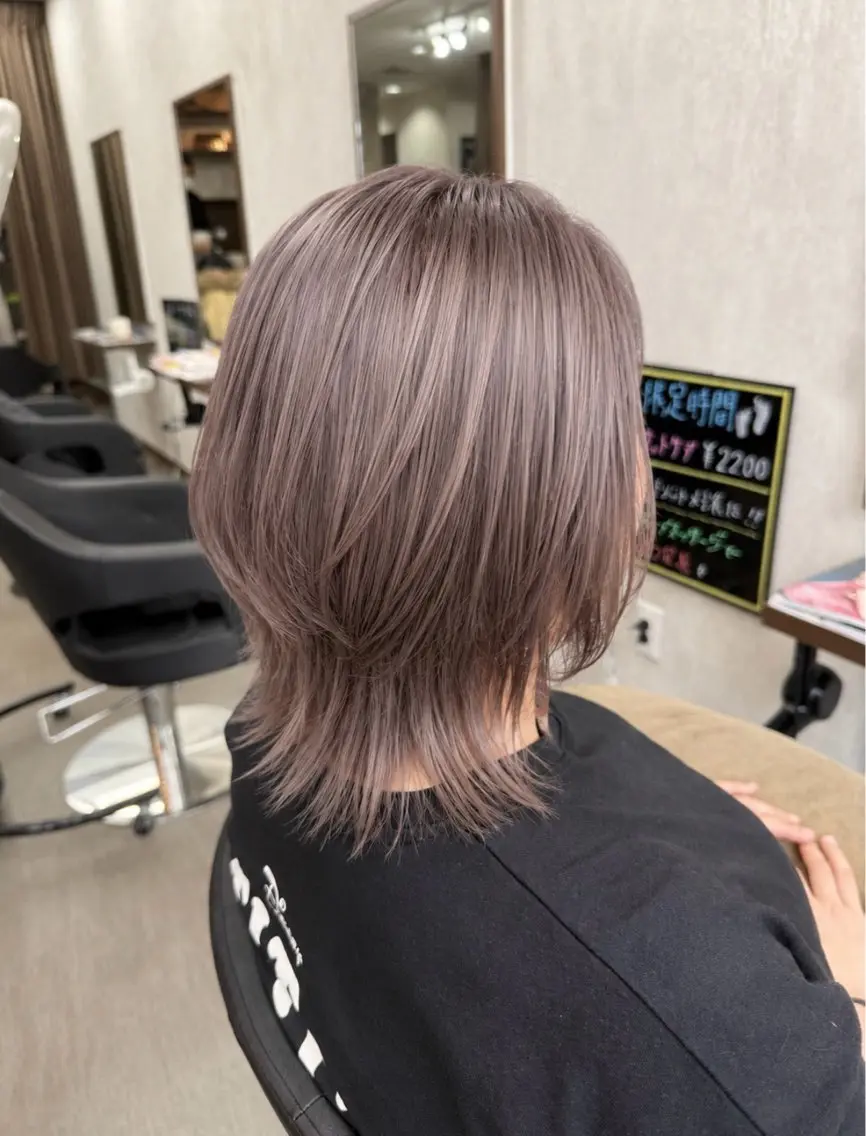 ミディアム ウルフカット カット ヘアカラー 戎 歩のヘアスタイル