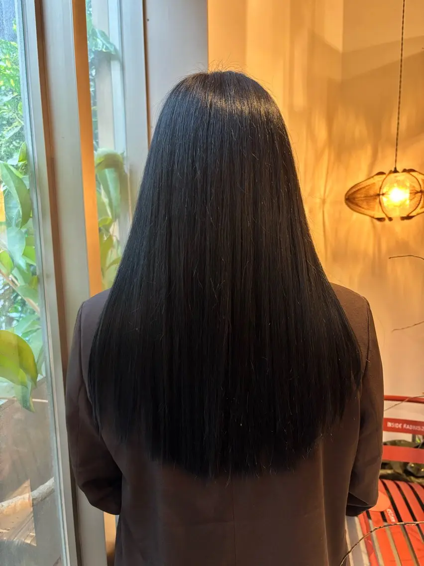 ロング カラー 黒髪 ブルーカラー ブルーブラック 透明感カラー 橋本 愛結のヘアスタイル