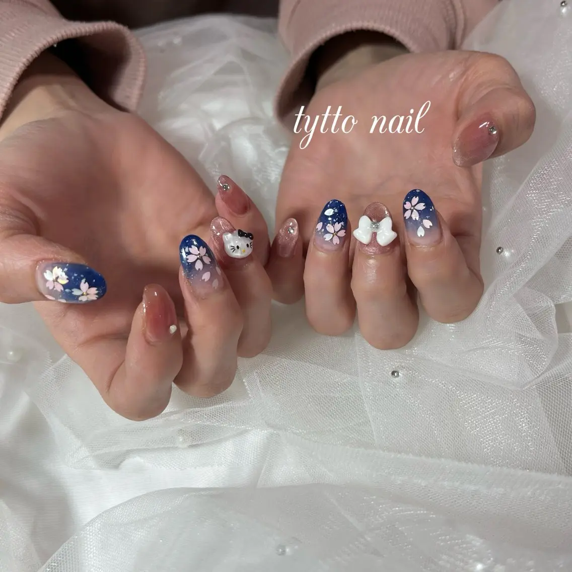 ネイル 桜ネイル フラワーネイル グラデーション キラキラネイル マグネットネイル ハンドネイル tytto nail ❤︎‪‪eri‪‪のネイルデザイン
