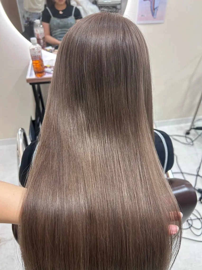 ロング ヘアカラー 🦋髪質改善🦋 眞井琴美のヘアスタイル