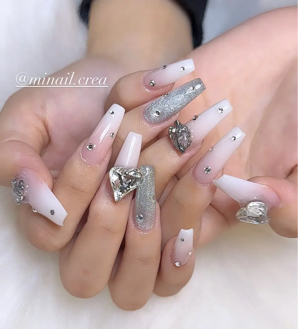 ネイル グラデーション キラキラネイル ロングネイル マグネットネイル ワンカラーネイル ハンドネイル CReA nailのネイルデザイン