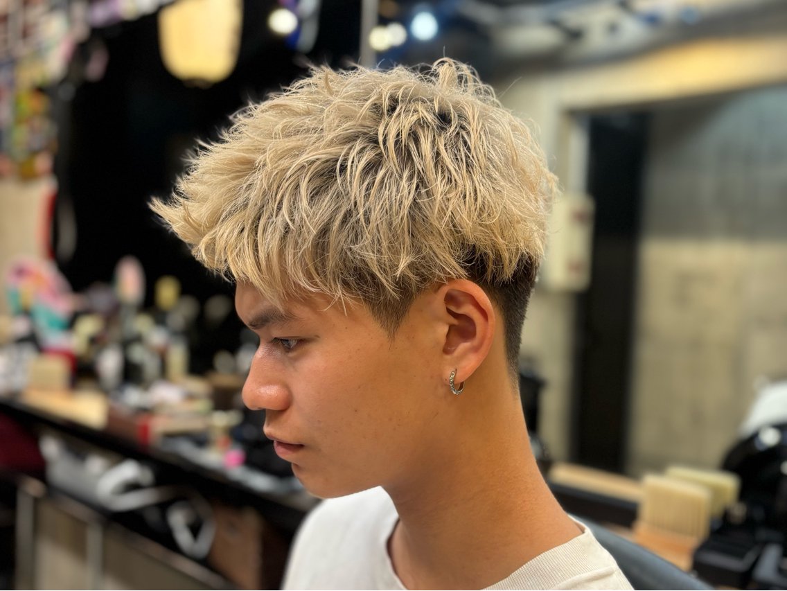 ショート カラー メンズ メンズブリーチ スパイキーショート ブリーチ ショートヘア カット ヘアカラー 💈 FUZUKI💈のヘアスタイル