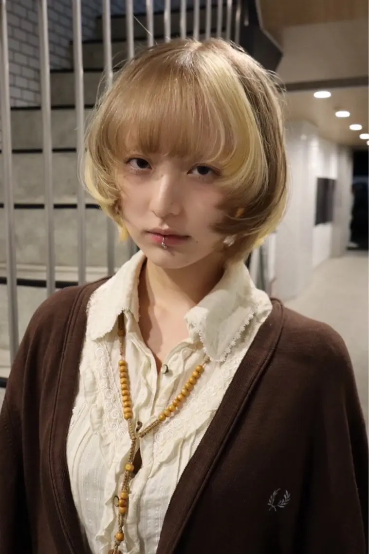 ショート カラー カット ヘアカラー トリートメント レイヤー/ブリーチ iwamiya岩見谷のヘアスタイル