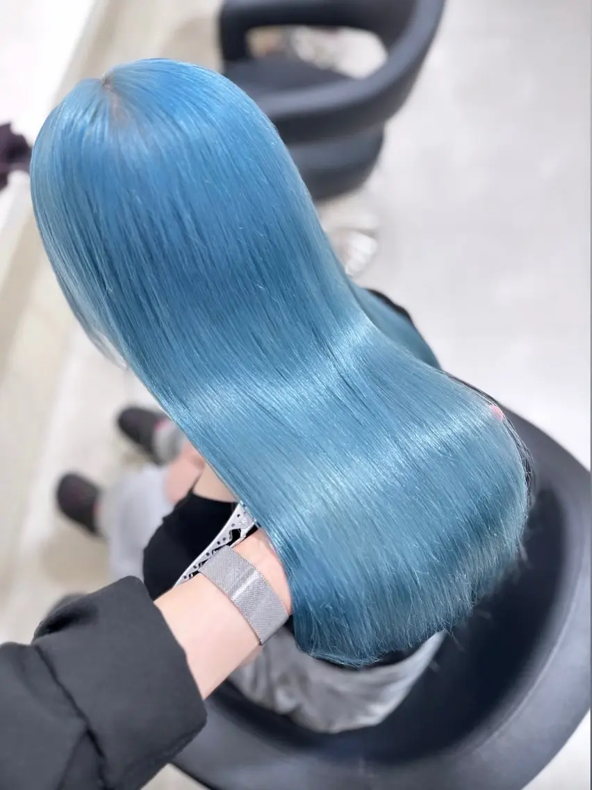 ロング カラー ヘアアレンジ カット ヘアカラー トリートメント 艶カラー/ハイトーン /レイヤーカットのヘアスタイル