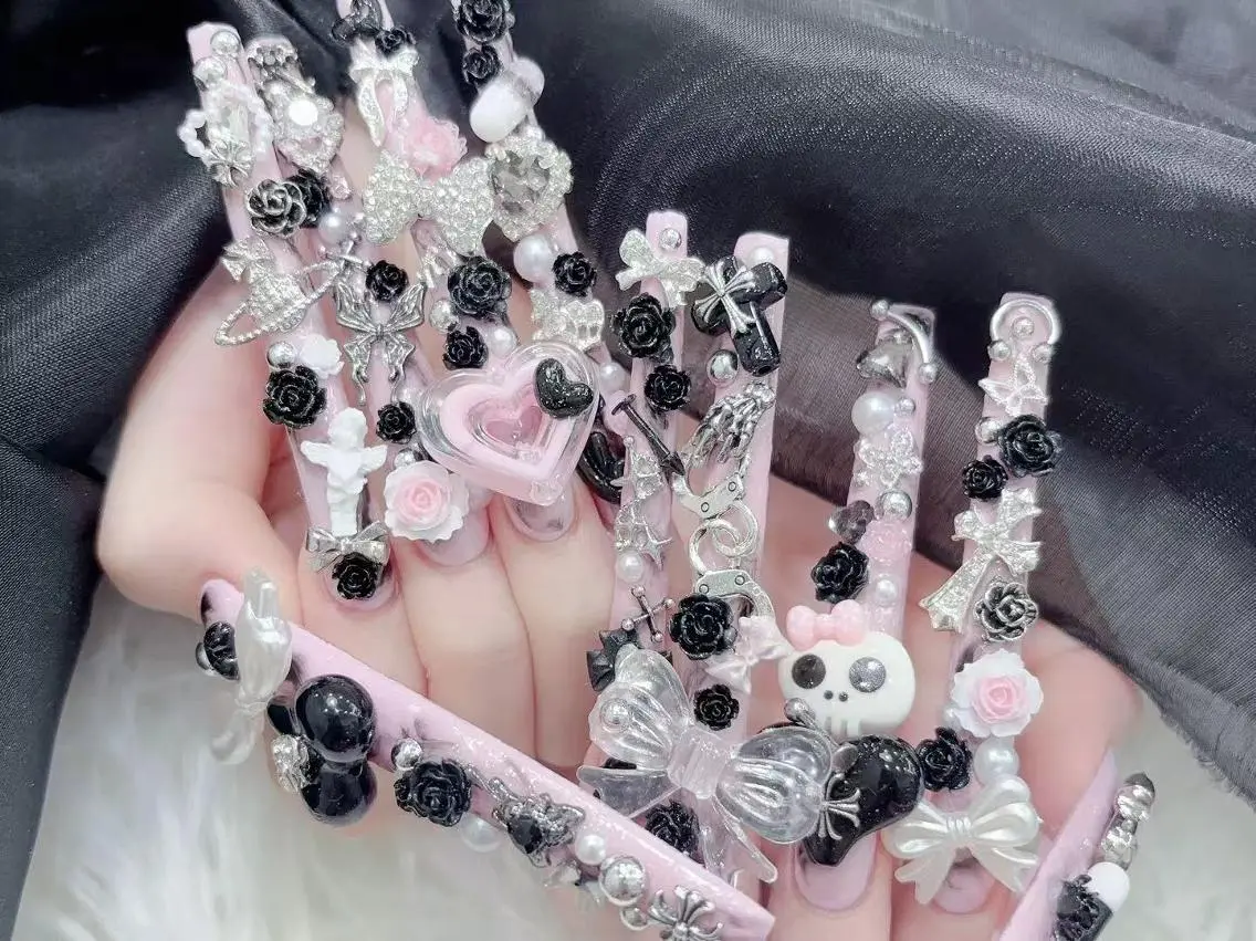 ネイル 長さ出し キラキラネイル 韓国ネイル ロングネイル マグネットネイル ハンドネイル ハンドケア KTNail 🎀 長さ出し専門店のネイルデザイン