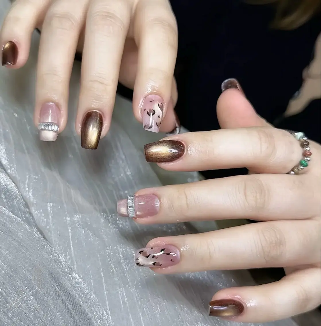 ネイル 長さ出し フットネイル ジェルネイル 韓国ネイル マグネットネイル ハンドネイル YMT NailStudioのネイルデザイン