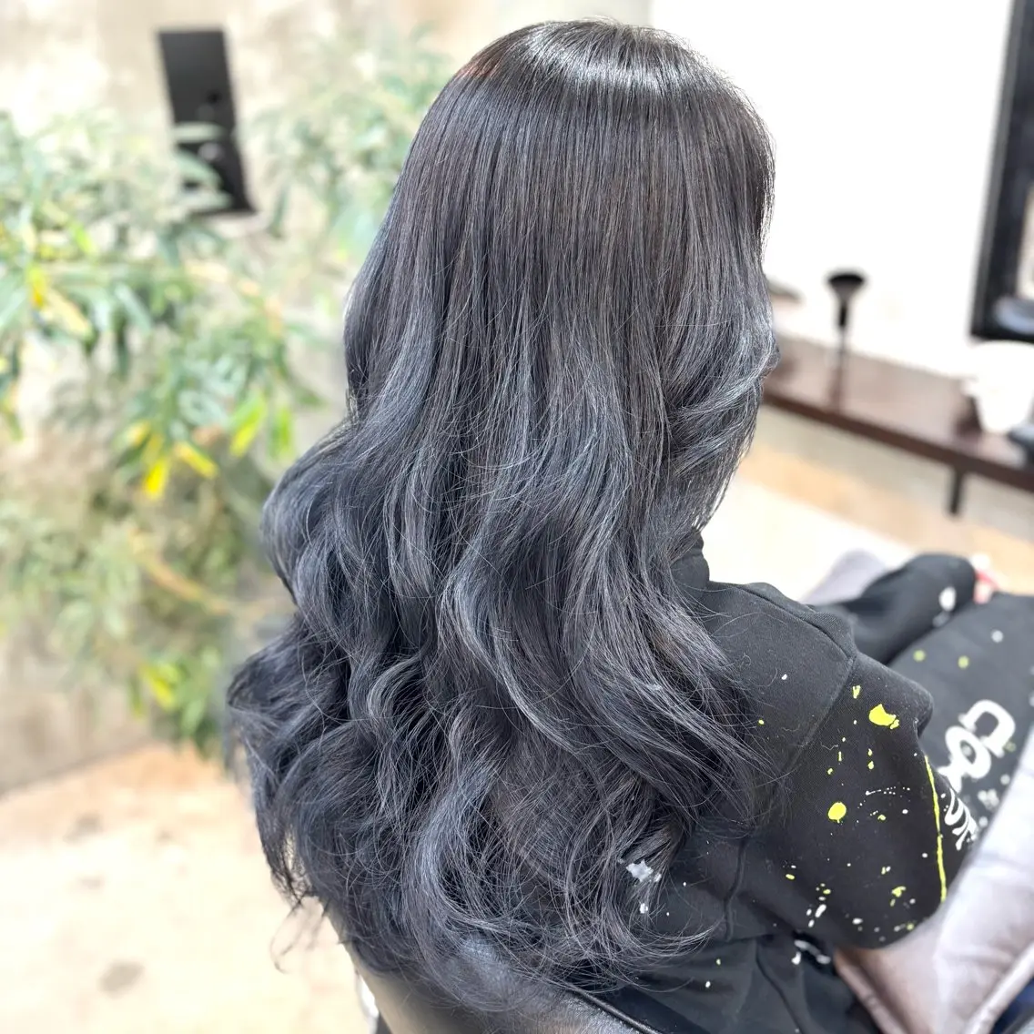 セミロング カラー ブリーチ 艶髪‎カラー🤍 RIKAのヘアスタイル