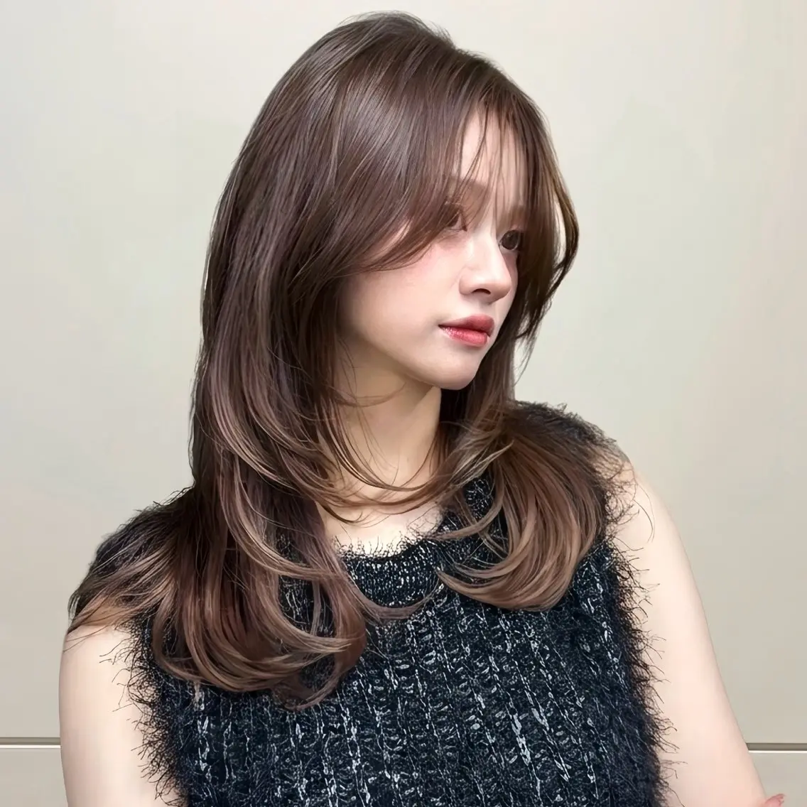 セミロング カラー カット ヘアカラー トリートメント 新宿/レイヤーカット 髪質改善/小顔見せのヘアスタイル