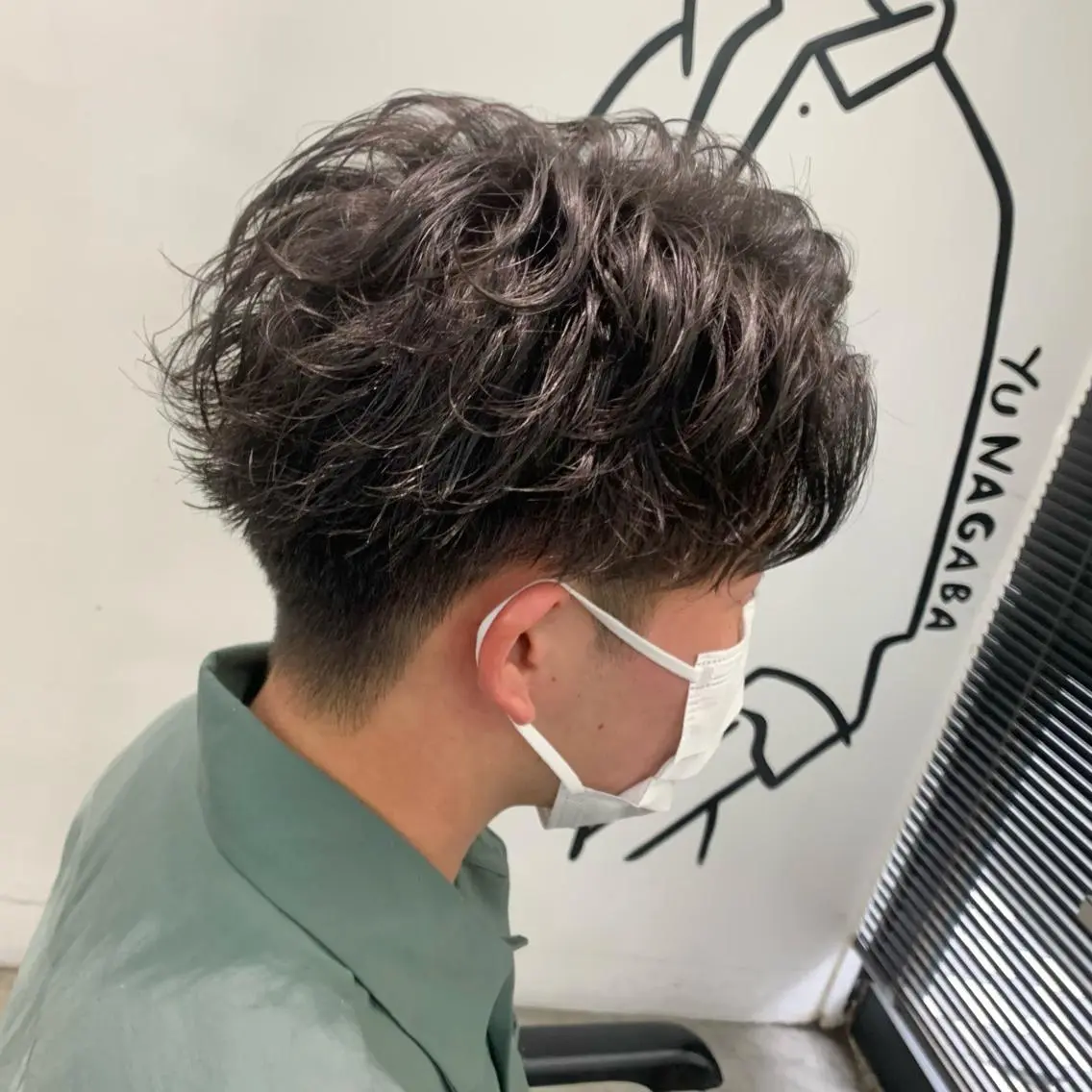 ショート パーマ メンズ センターパート カット パーマ メンズ特化美容師/ 藤戸 椋のヘアスタイル