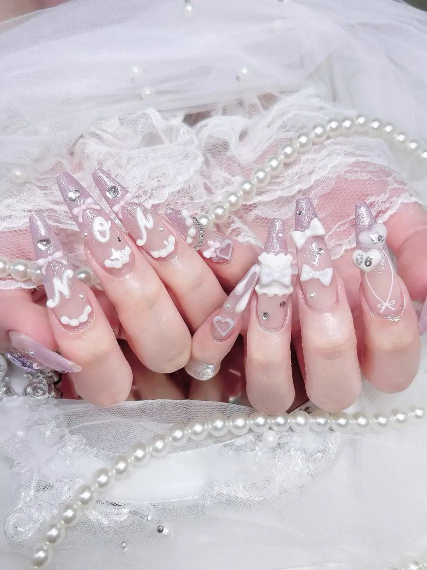 ネイル ハンドネイル ️🫧みつき/ 渋谷/痛ネイル️🫧のネイルデザイン