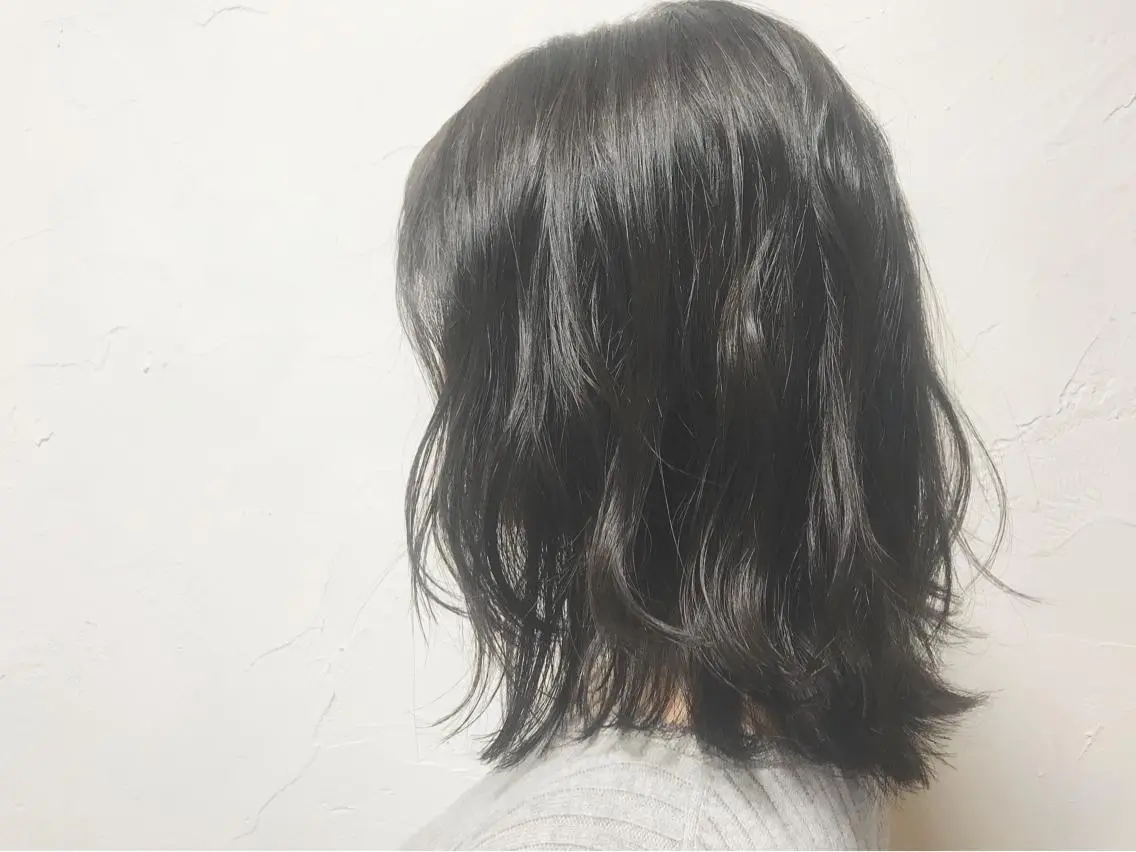 ミディアム カラー 【Uneユヌ】菊地 春那のヘアスタイル