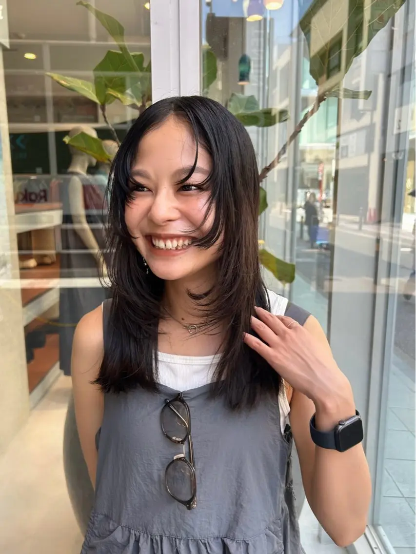 ミディアム AKO .のヘアスタイル