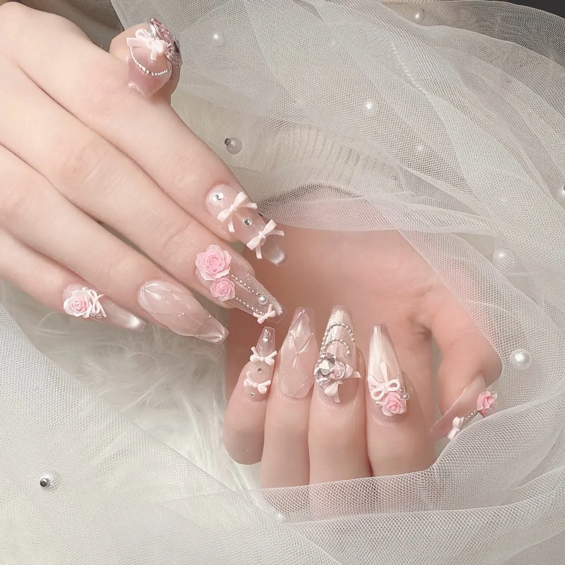 ネイル オーロラネイル クリアネイル フラッシュネイル フレンチネイル ジェルネイル ハンドネイル Sakura Nail Salonのネイルデザイン